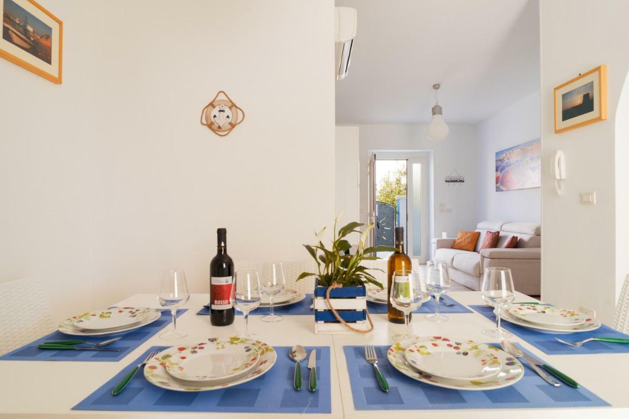 Lido Marini Seahouse Villa Bagian luar foto