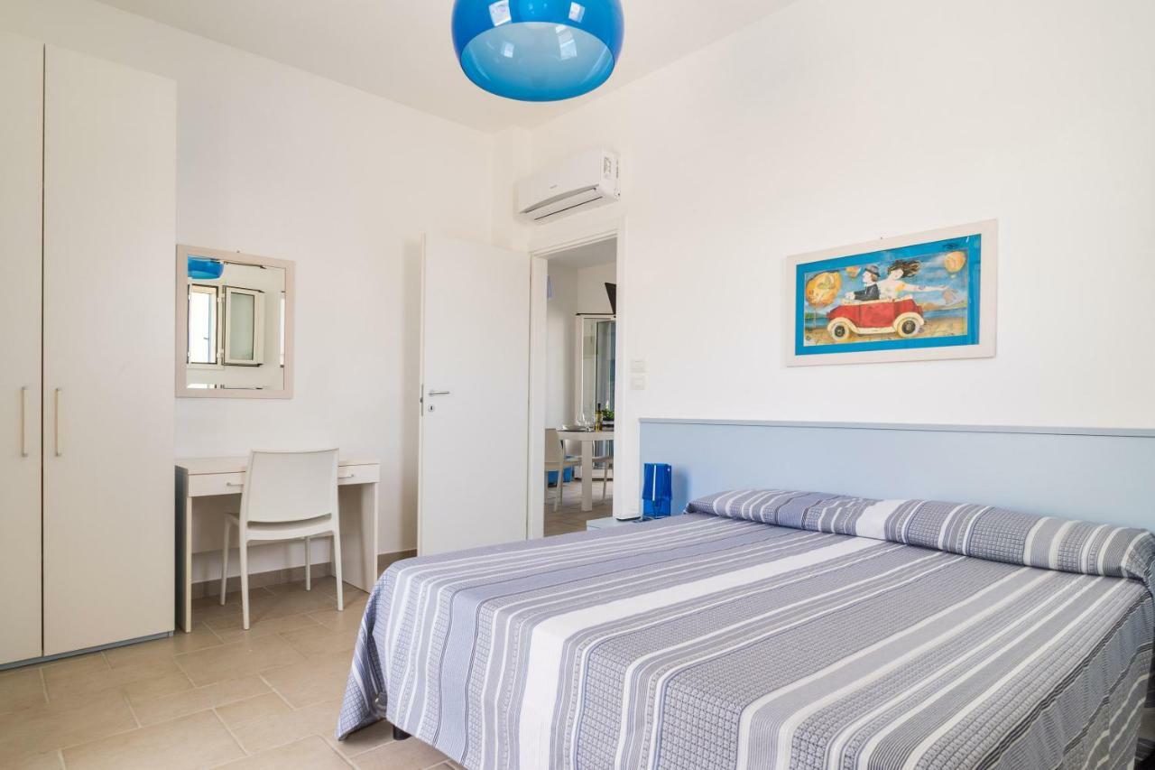 Lido Marini Seahouse Villa Bagian luar foto
